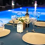 Naz Hotel 3*