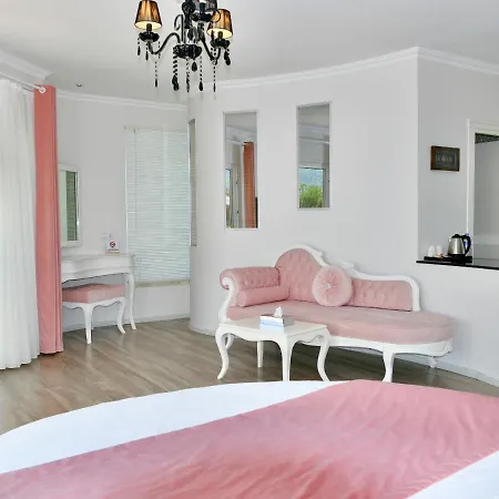 戈西克纳兹酒店 3* 戈西克