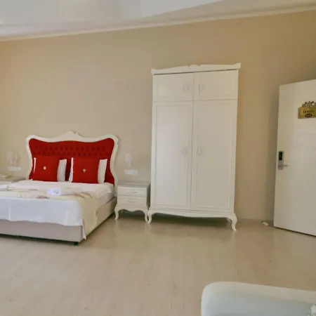 戈西克纳兹酒店 3* 戈西克