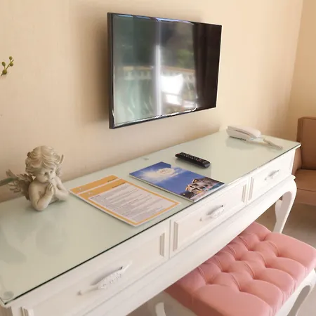 Naz Hotel 3*